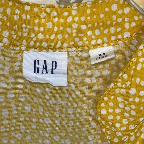 Gap, yellow, polka dotted, v- neck blouse. Size XS GUC - Picture 4 of 4